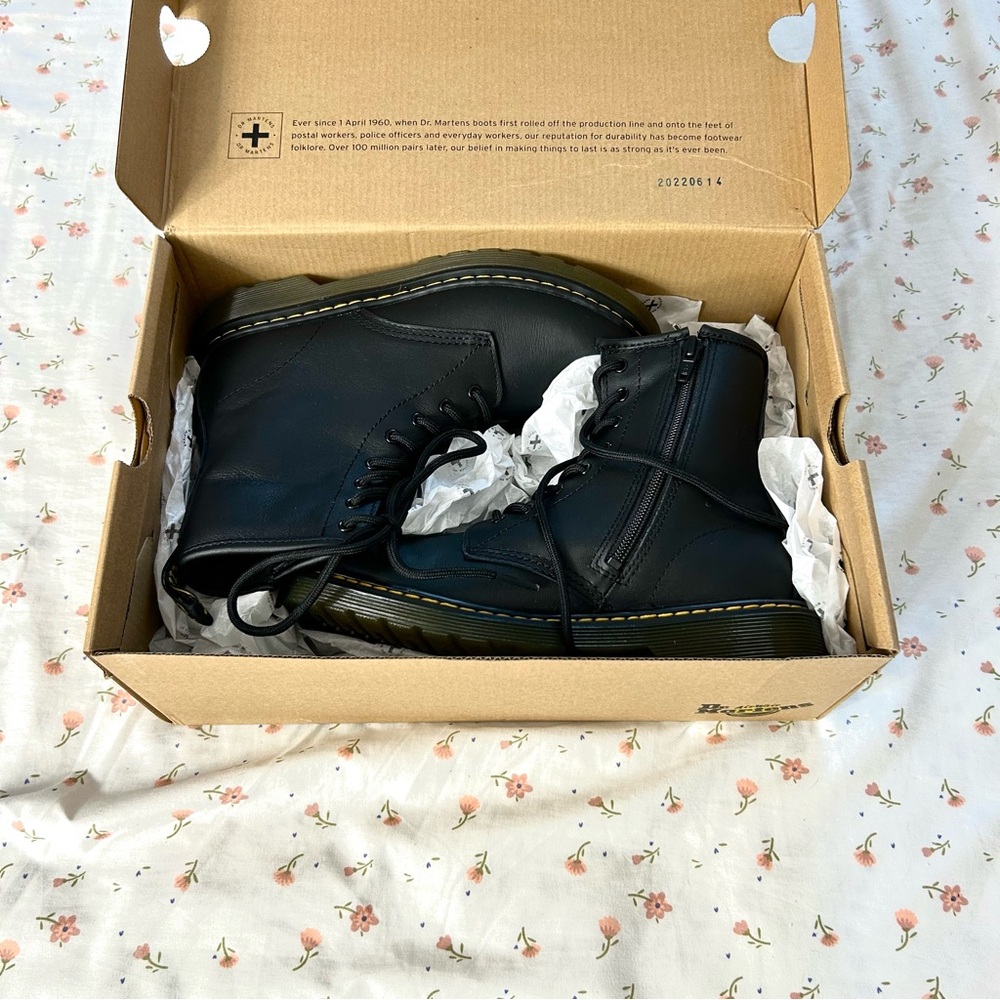 Brand new Dr. Martens 1460 smooth black boots